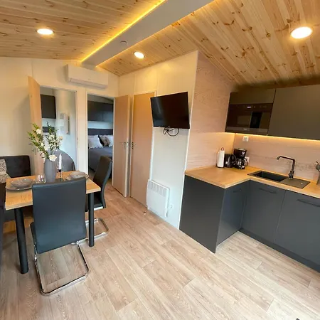 Tinyhaushotel - Campingpark ホテル