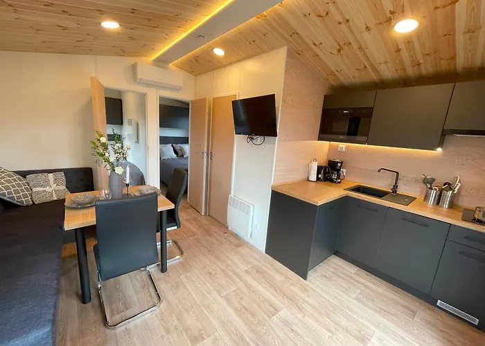 Tinyhaushotel - Campingpark 호텔