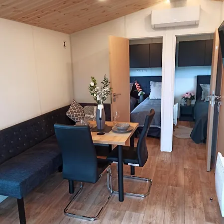 Tinyhaushotel - Campingpark * 나프부르크